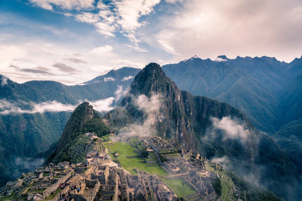 Uncovering the Secrets of Machu Picchu: A Traveler's Guide
