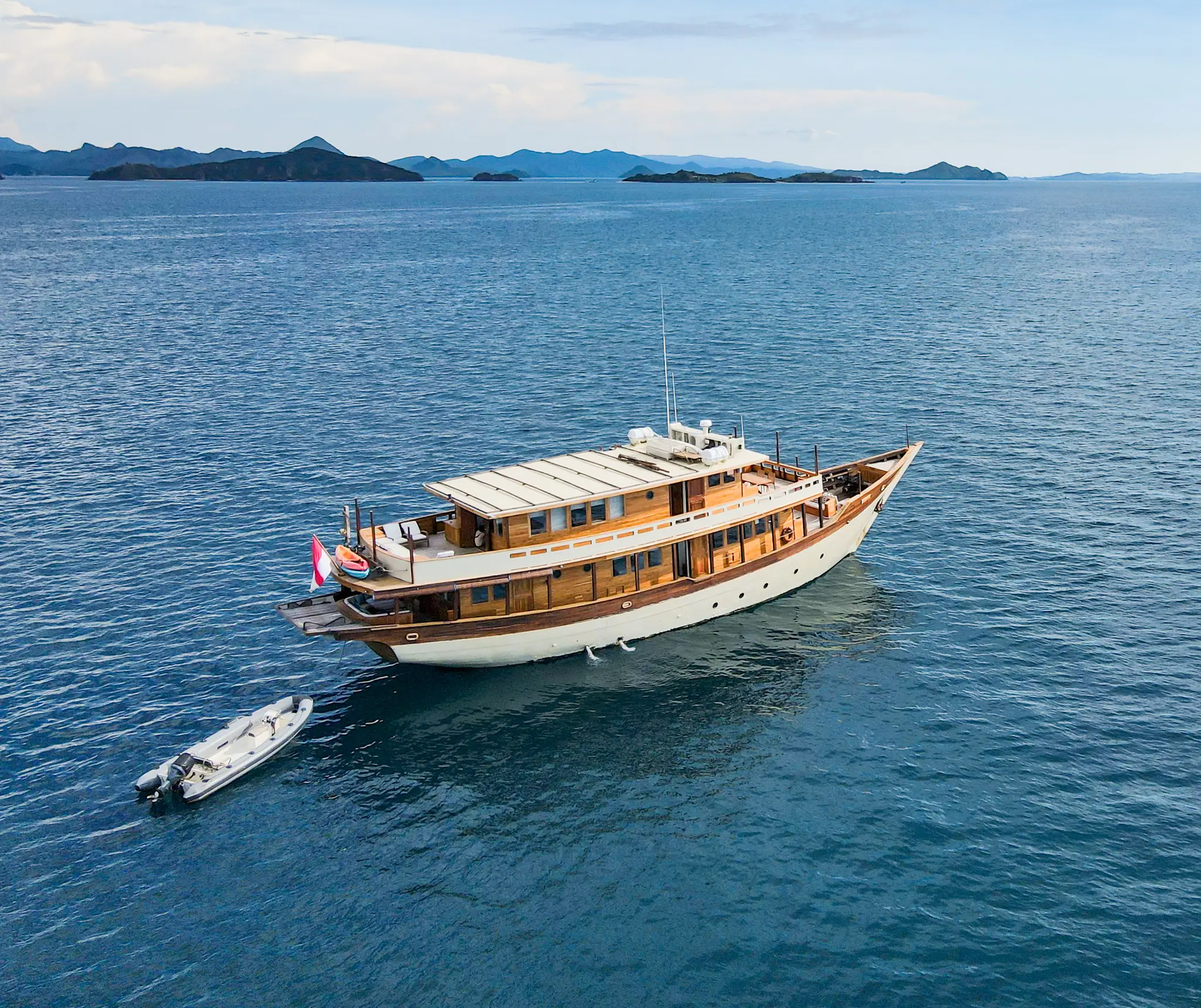 How to Choose a Liveaboard Dive Trip Route in Komodo for the Marine Life You Want to See